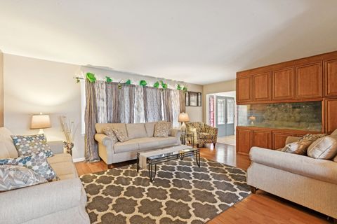 Tiny photo for 333 Grosvenor Court, Bolingbrook, IL 60440 (MLS # 12600294)