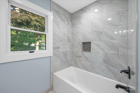 Tiny photo for 20 N Waverly Place, Mount Prospect, IL 60056 (MLS # 12655256)