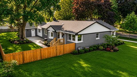 Tiny photo for 20 N Waverly Place, Mount Prospect, IL 60056 (MLS # 12655256)