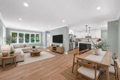 Tiny photo for 20 N Waverly Place, Mount Prospect, IL 60056 (MLS # 12655256)
