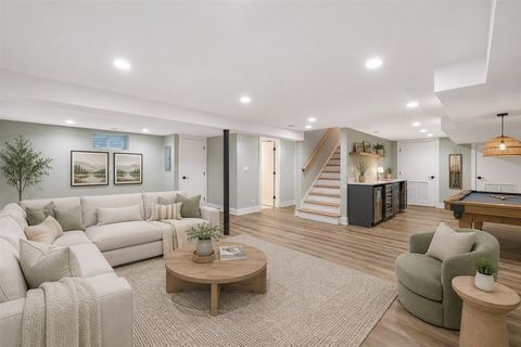 Tiny photo for 20 N Waverly Place, Mount Prospect, IL 60056 (MLS # 12655256)