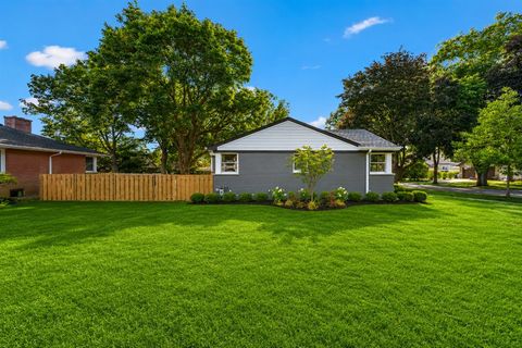 Tiny photo for 20 N Waverly Place, Mount Prospect, IL 60056 (MLS # 12655256)