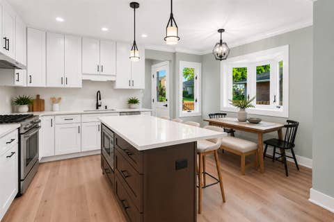 Tiny photo for 20 N Waverly Place, Mount Prospect, IL 60056 (MLS # 12655256)