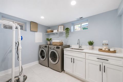 Tiny photo for 20 N Waverly Place, Mount Prospect, IL 60056 (MLS # 12655256)