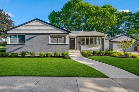 Photo of 20 N Waverly Place, Mount Prospect, IL 60056 (MLS # 12655256)