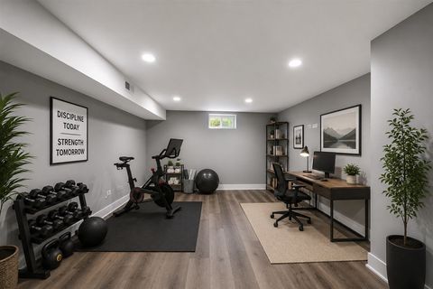Tiny photo for 20 N Waverly Place, Mount Prospect, IL 60056 (MLS # 12655256)