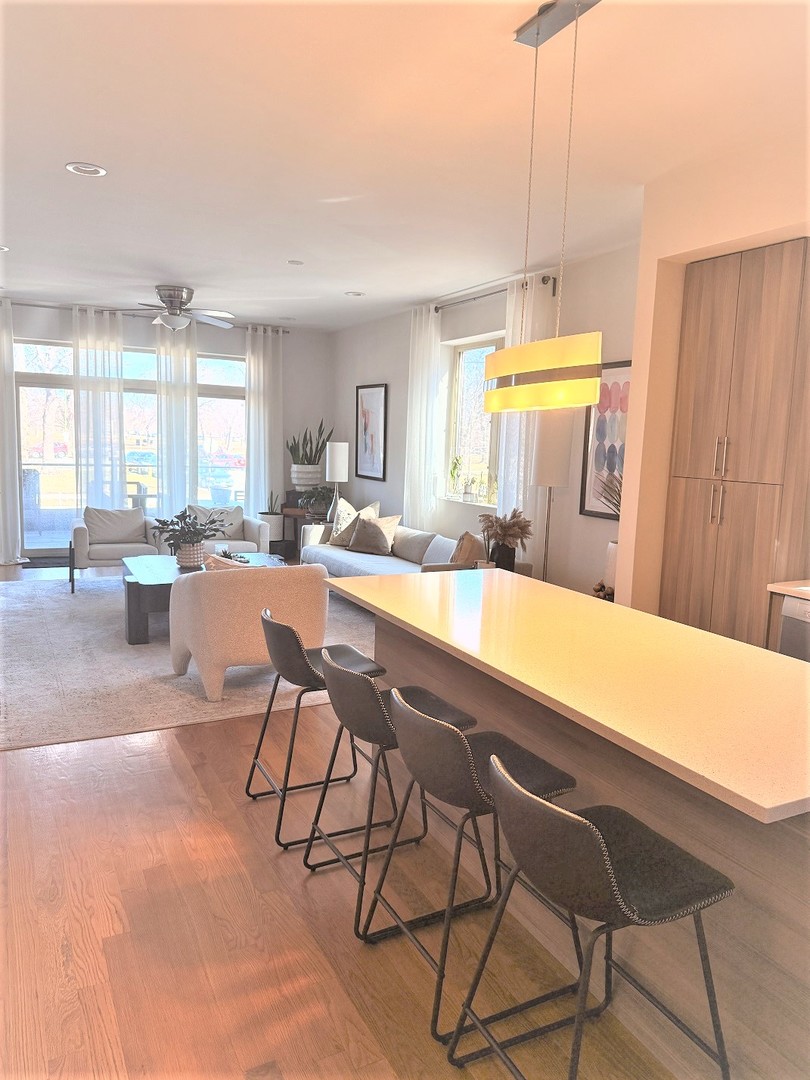 2835 W Division Street 4E