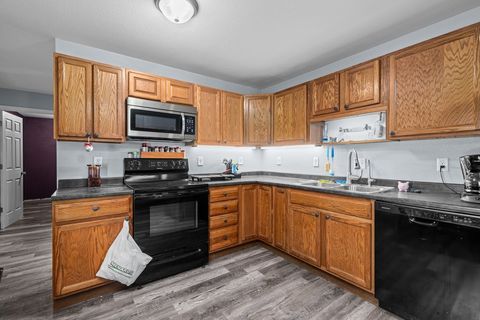 Tiny photo for 220 Arcade Street, Maquoketa, IA 52060 (MLS # 12623966)