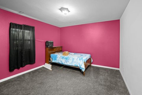 Tiny photo for 220 Arcade Street, Maquoketa, IA 52060 (MLS # 12623966)