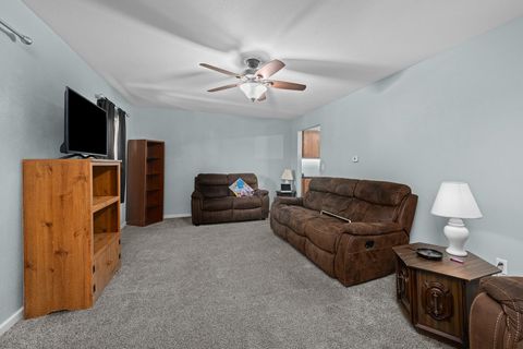 Tiny photo for 220 Arcade Street, Maquoketa, IA 52060 (MLS # 12623966)