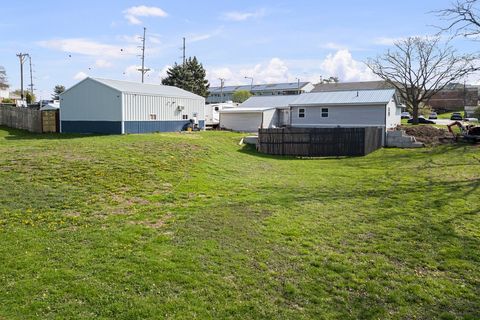 Tiny photo for 220 Arcade Street, Maquoketa, IA 52060 (MLS # 12623966)