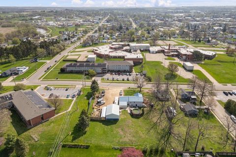 Tiny photo for 220 Arcade Street, Maquoketa, IA 52060 (MLS # 12623966)