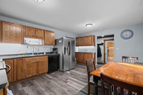 Tiny photo for 220 Arcade Street, Maquoketa, IA 52060 (MLS # 12623966)