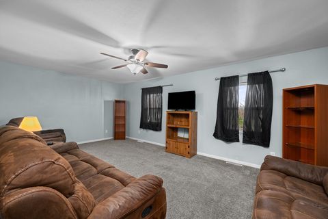 Tiny photo for 220 Arcade Street, Maquoketa, IA 52060 (MLS # 12623966)