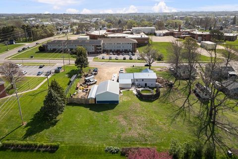Tiny photo for 220 Arcade Street, Maquoketa, IA 52060 (MLS # 12623966)