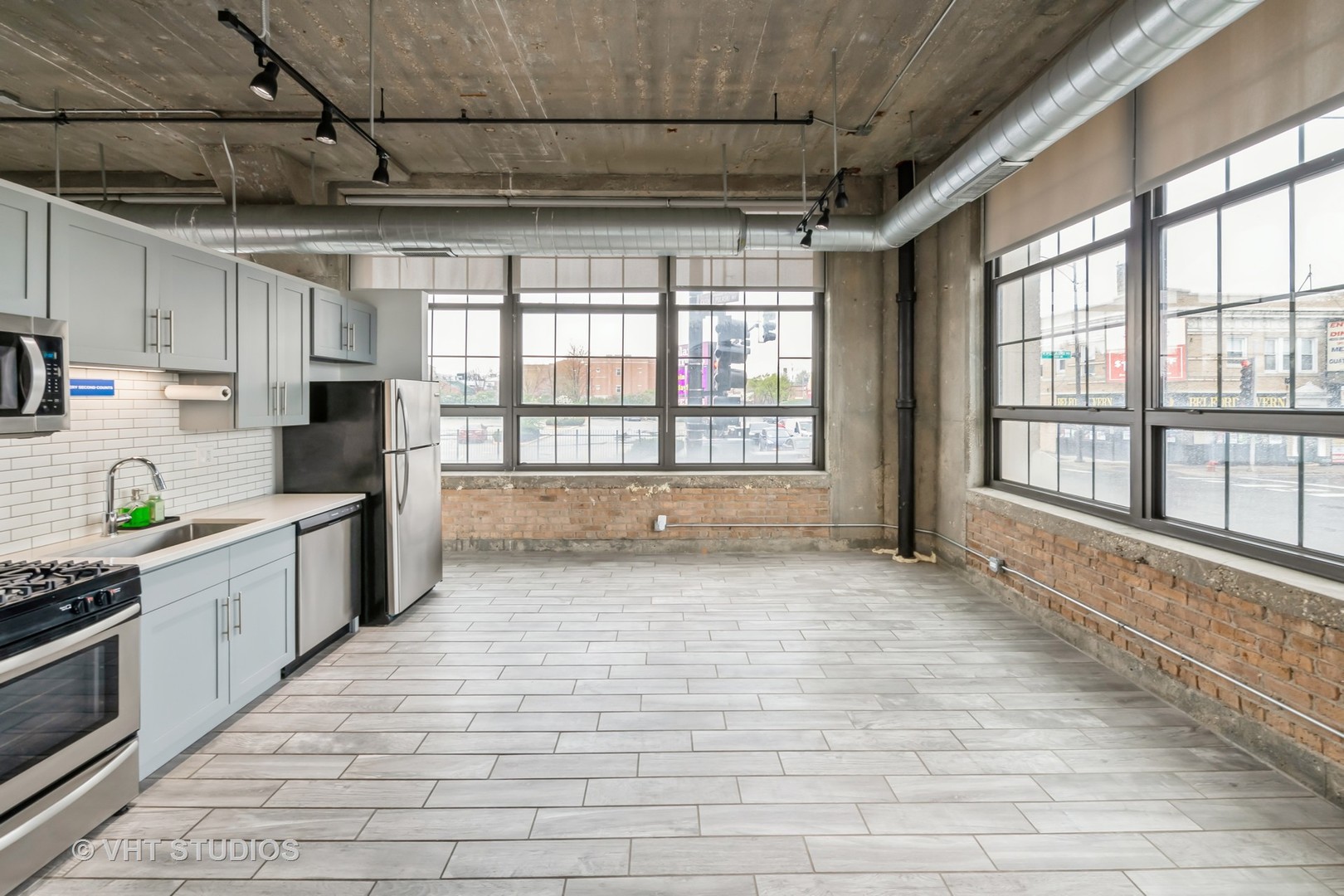 3963 W BELMONT Avenue 143