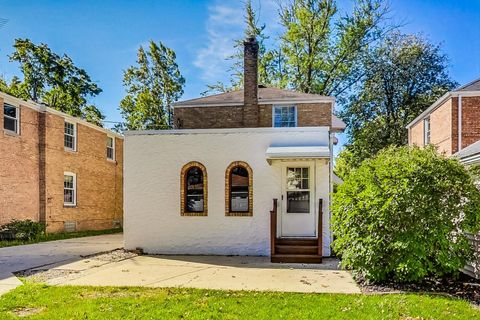 A home in Des Plaines