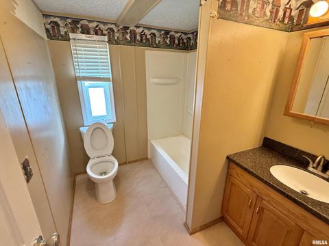 Tiny photo for 2510 STRAWBERRY Road, Brookport, IL 62910 (MLS # EB460713)