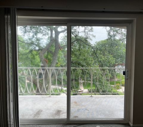 Tiny photo for 1301 S Finley Road #414, Lombard, IL 60148 (MLS # 12509891)