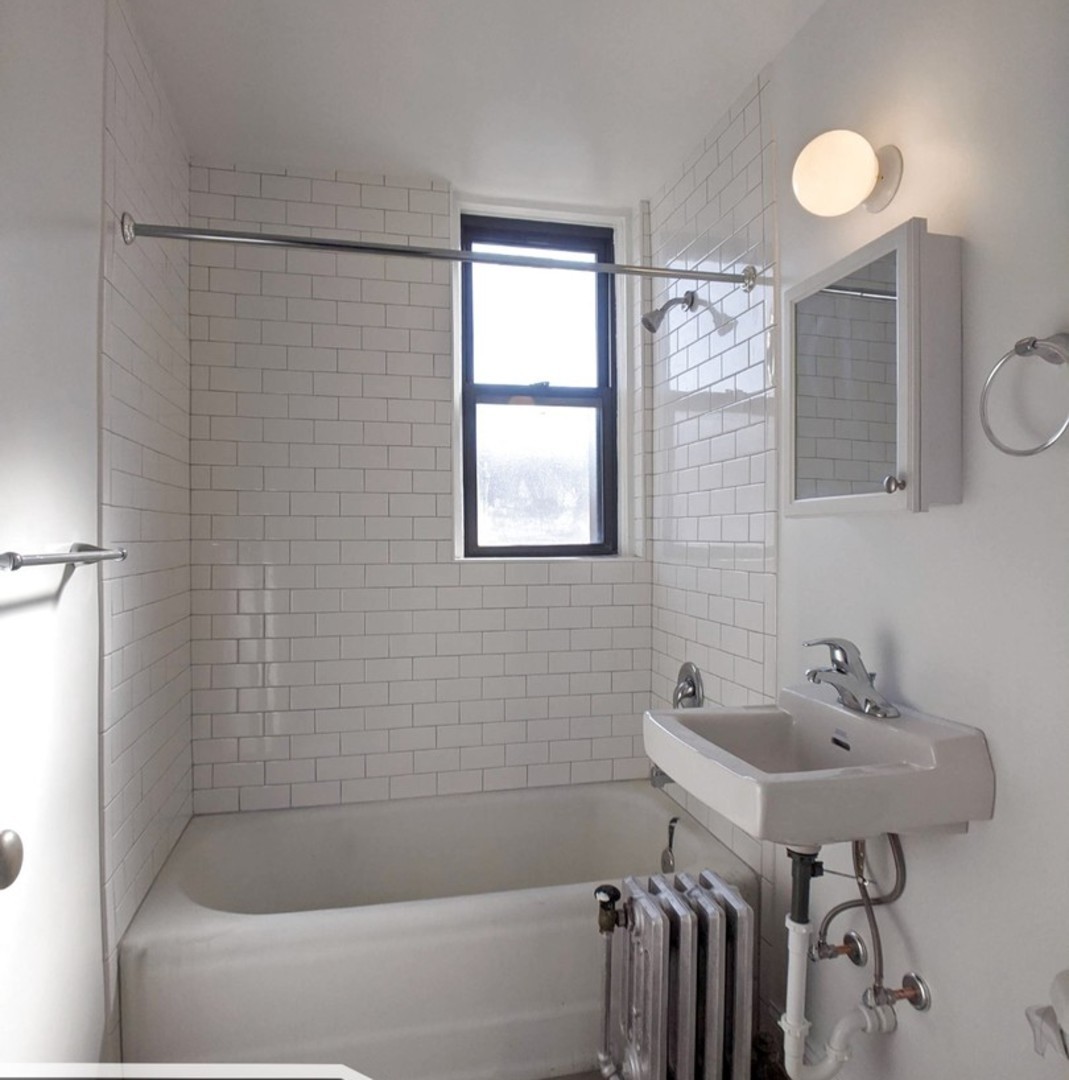 3335 W Diversey Avenue 135