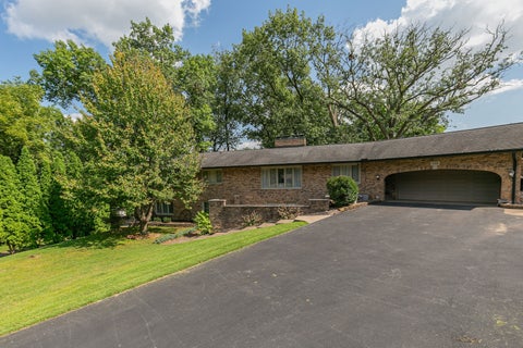 Tiny photo for 1134 33rd St Ct CT, Moline, IL 51265 (MLS # 12746637)