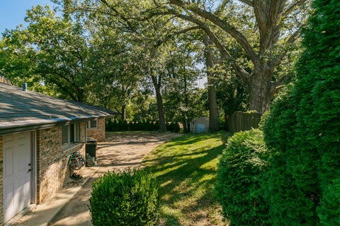 Tiny photo for 1134 33rd St Ct CT, Moline, IL 51265 (MLS # 12746637)