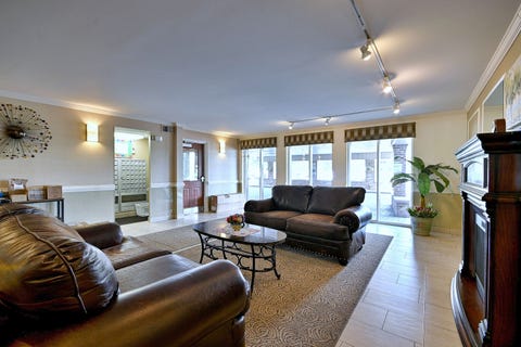 Tiny photo for 841 N York Road #226, Elmhurst, IL 60126 (MLS # 12738863)