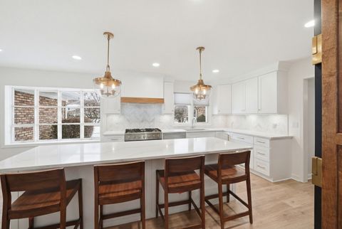 Tiny photo for 8 Concord Drive, Oak Brook, IL 60523 (MLS # 12539788)