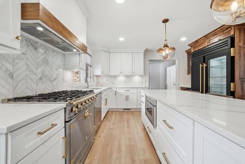 Tiny photo for 8 Concord Drive, Oak Brook, IL 60523 (MLS # 12539788)