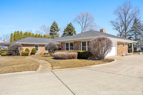 Tiny photo for 8 Concord Drive, Oak Brook, IL 60523 (MLS # 12539788)