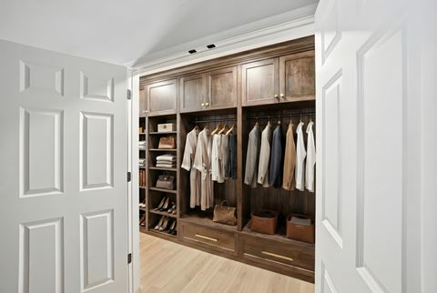 Tiny photo for 8 Concord Drive, Oak Brook, IL 60523 (MLS # 12539788)