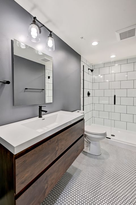 Tiny photo for 4 Oxford Avenue, Clarendon Hills, IL 60514 (MLS # 12594439)