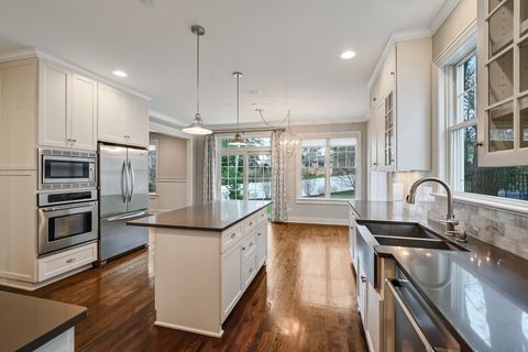 Tiny photo for 4 Oxford Avenue, Clarendon Hills, IL 60514 (MLS # 12594439)