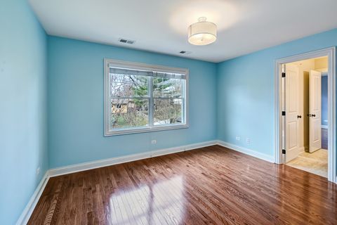 Tiny photo for 4 Oxford Avenue, Clarendon Hills, IL 60514 (MLS # 12594439)