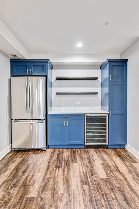 Tiny photo for 4 Oxford Avenue, Clarendon Hills, IL 60514 (MLS # 12594439)