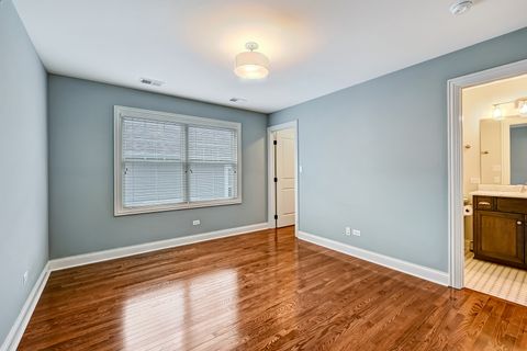 Tiny photo for 4 Oxford Avenue, Clarendon Hills, IL 60514 (MLS # 12594439)