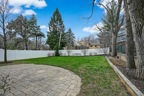 Tiny photo for 4 Oxford Avenue, Clarendon Hills, IL 60514 (MLS # 12594439)