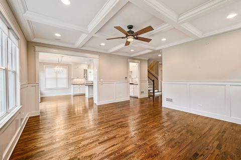 Tiny photo for 4 Oxford Avenue, Clarendon Hills, IL 60514 (MLS # 12594439)