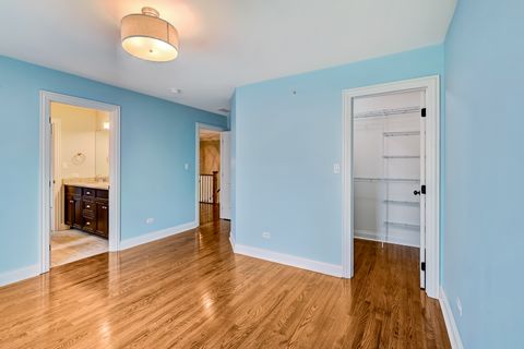 Tiny photo for 4 Oxford Avenue, Clarendon Hills, IL 60514 (MLS # 12594439)