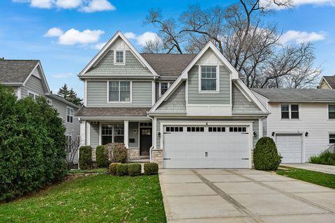 Photo of 4 Oxford Avenue, Clarendon Hills, IL 60514 (MLS # 12594439)