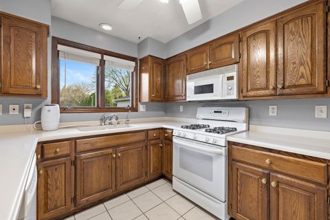 Tiny photo for 12455 W 33rd Street, Beach Park, IL 60099 (MLS # 12622320)