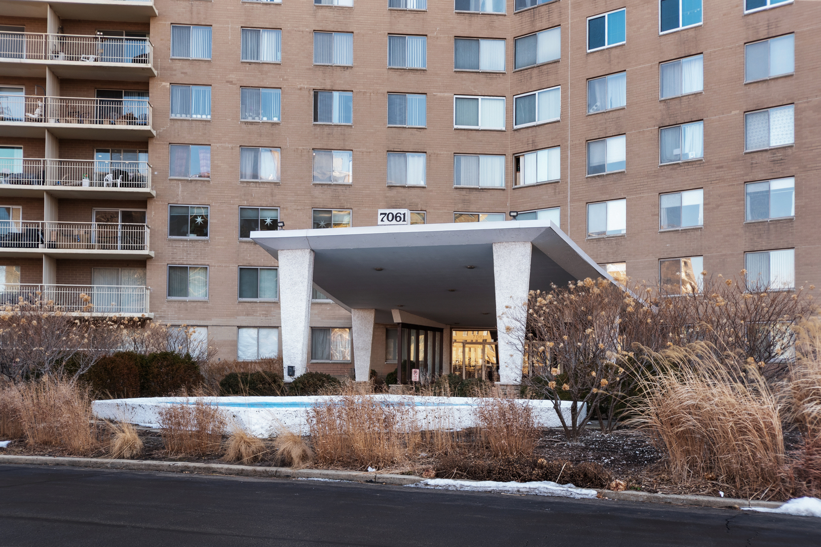 7061 N Kedzie Avenue 613