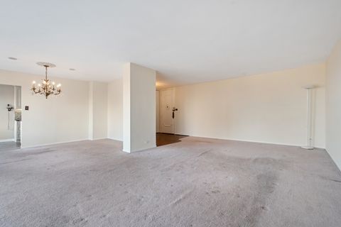 Tiny photo for 7061 N Kedzie Avenue #613, Chicago, IL 60645 (MLS # 12567564)