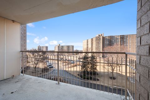 Tiny photo for 7061 N Kedzie Avenue #613, Chicago, IL 60645 (MLS # 12567564)