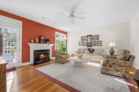 Tiny photo for 1427 Cress Creek Court, Naperville, IL 60563 (MLS # 12584848)