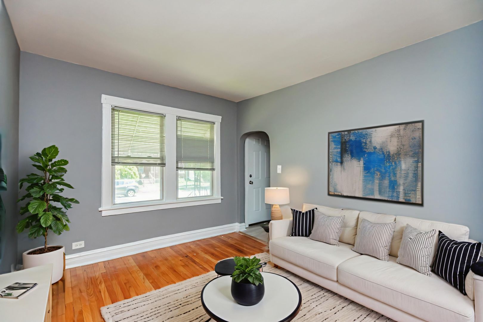 10210 S Bensley Avenue