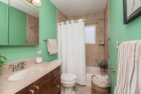 Tiny photo for 943 Cambridge Lane, Crystal Lake, IL 60014 (MLS # 12521585)