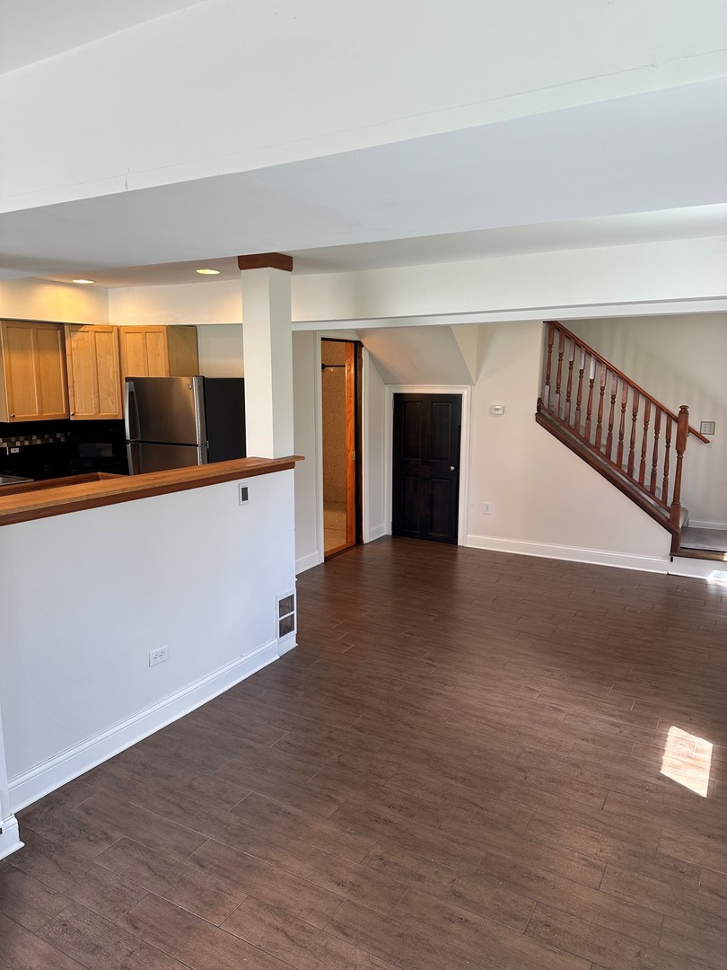 4737 Winchester Avenue