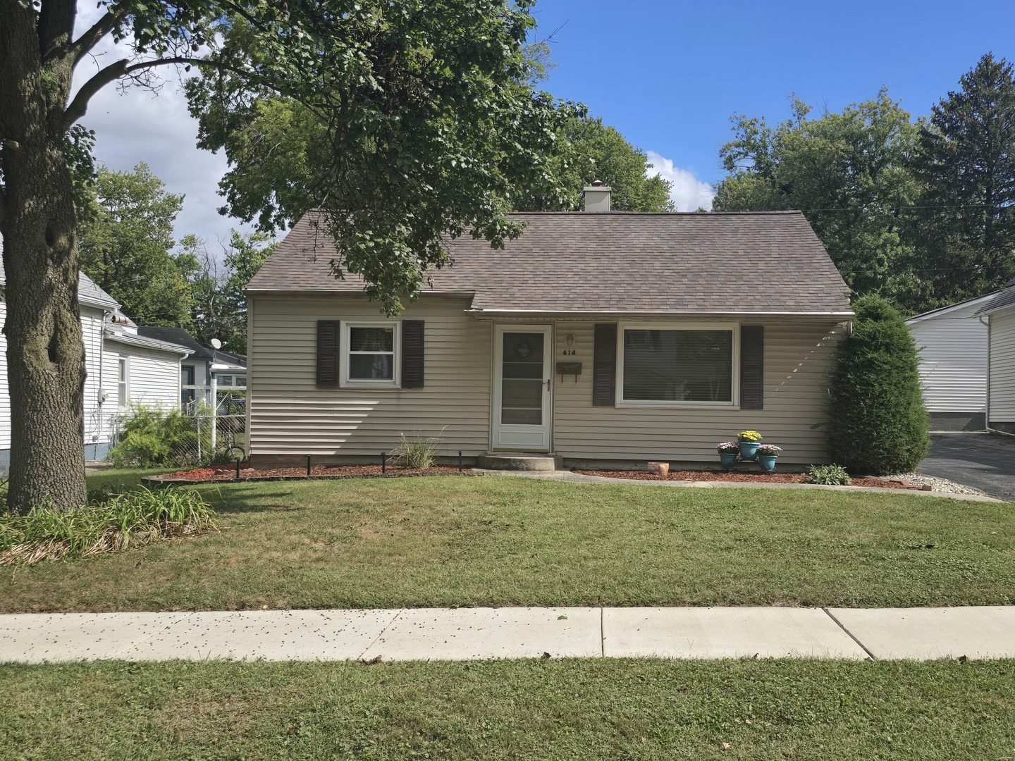 614 S CLINTON Street