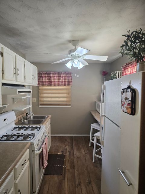 Tiny photo for 614 S CLINTON Street, Bloomington, IL 61701 (MLS # 12485609)